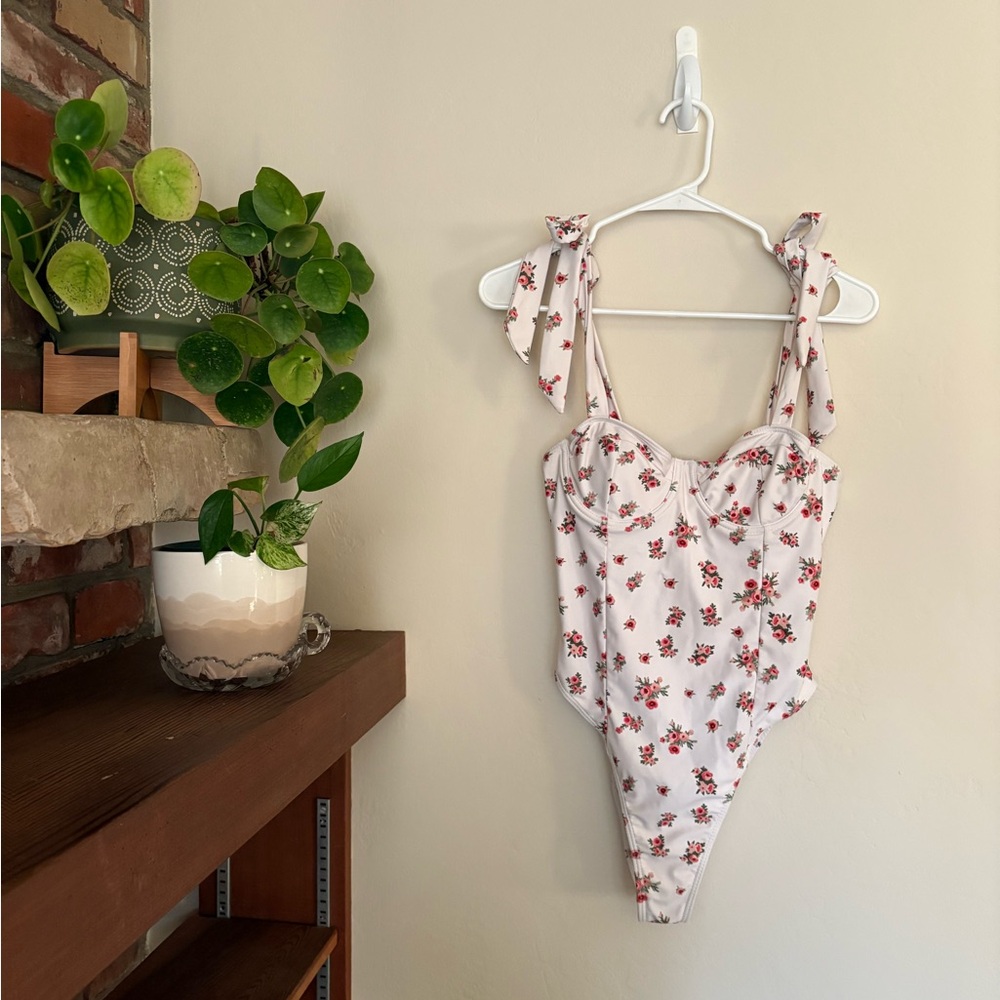Floral Bodysuit💖🌷